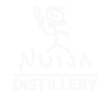 Nuija Distilleryn valkoinen logo.